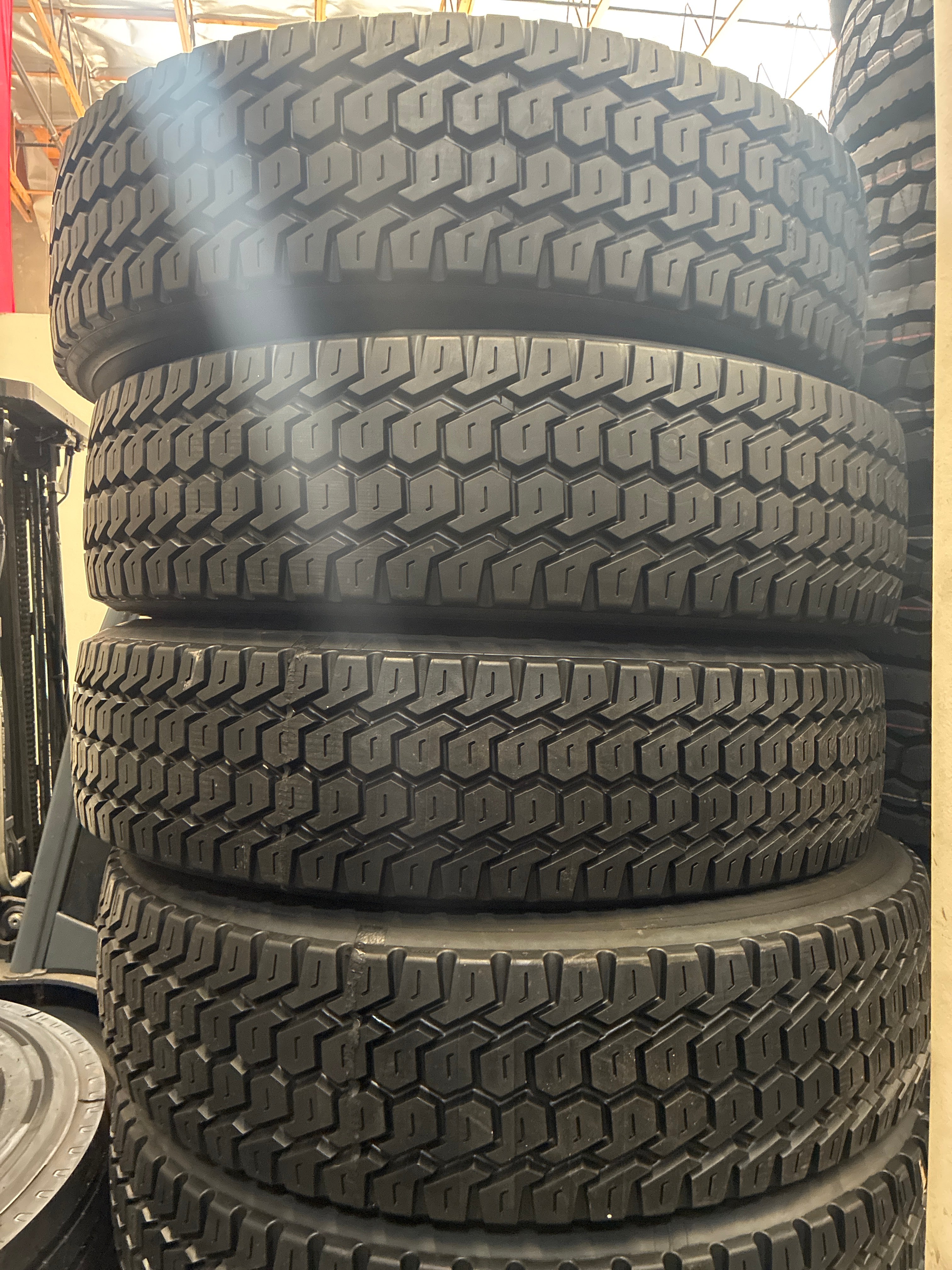Recap tires 295 75 22 drive/ tracción BTT2