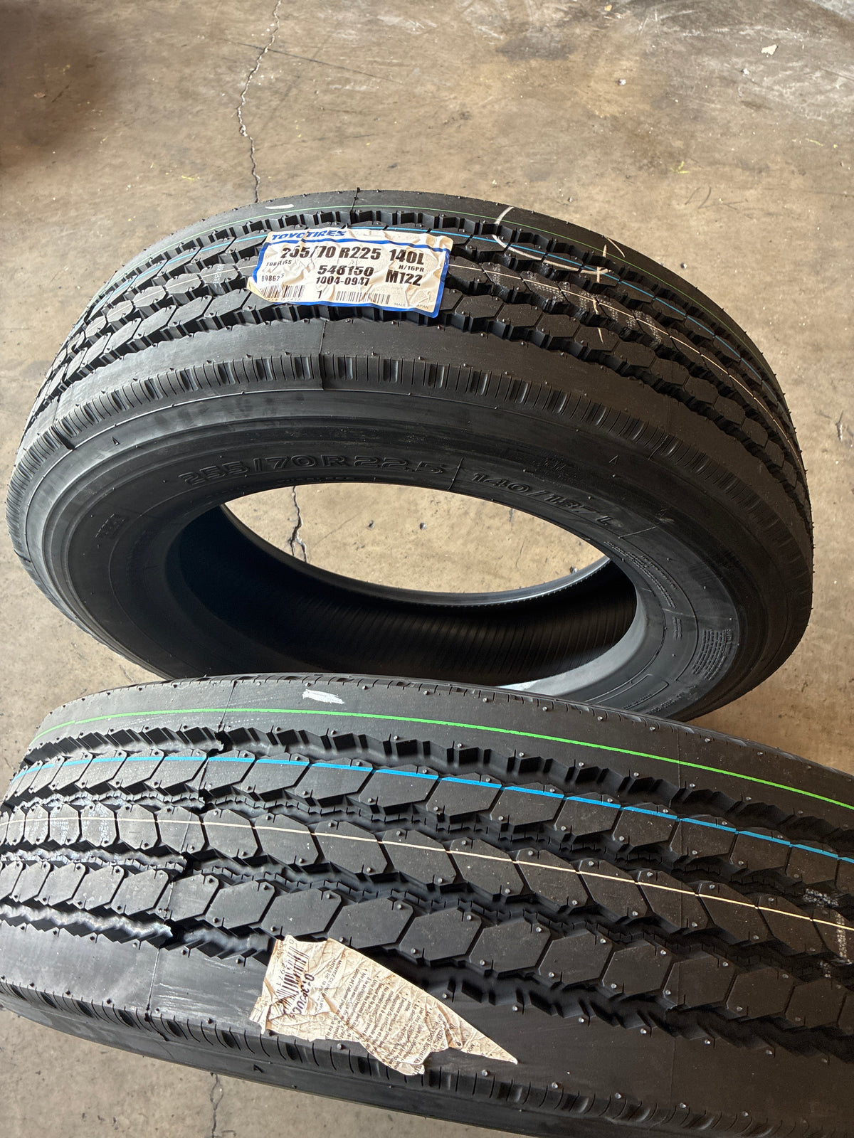 255/70R22.5 140/137L H TOYO