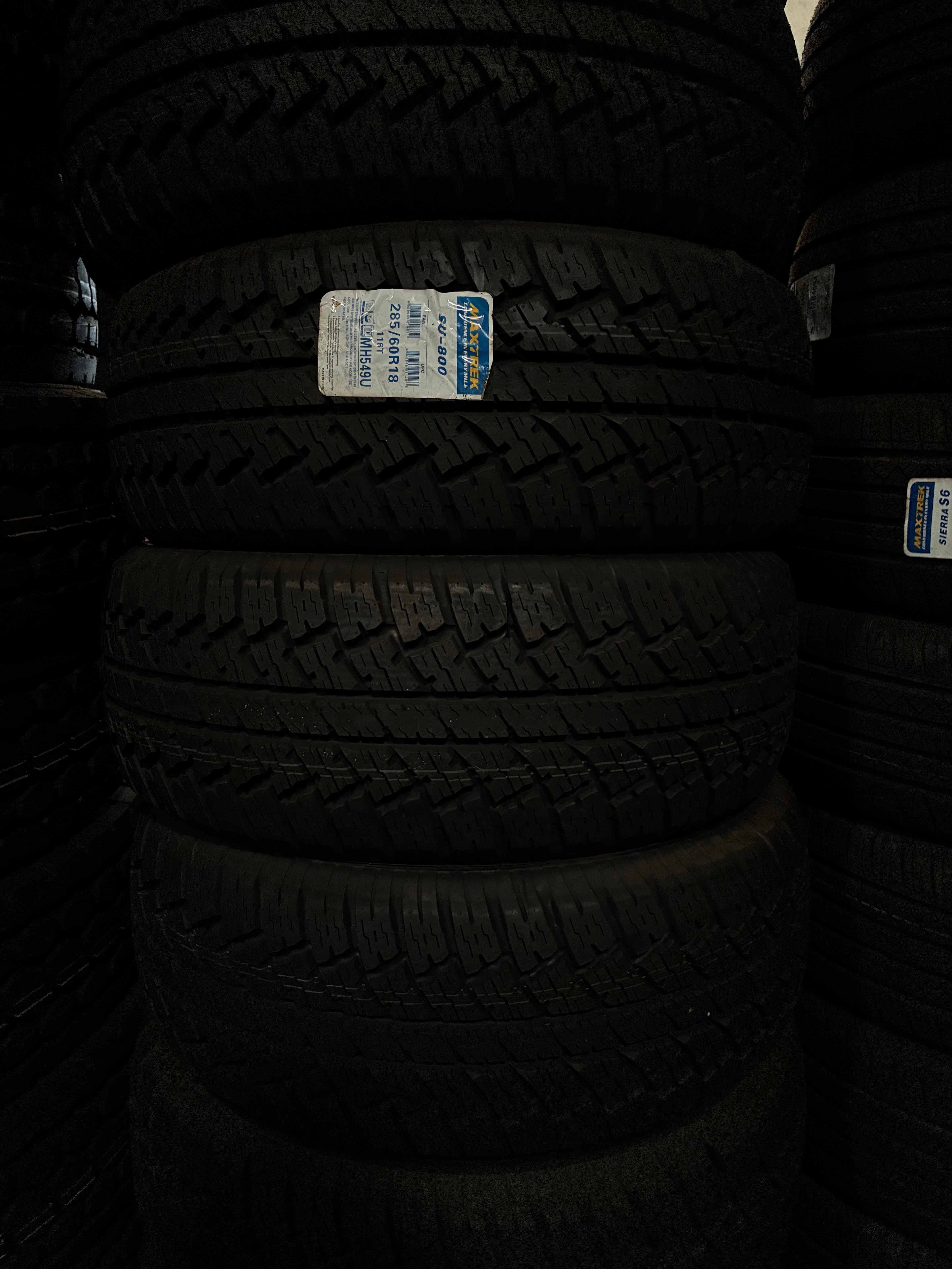 116T SU-800 285/60R18 MAXTREK