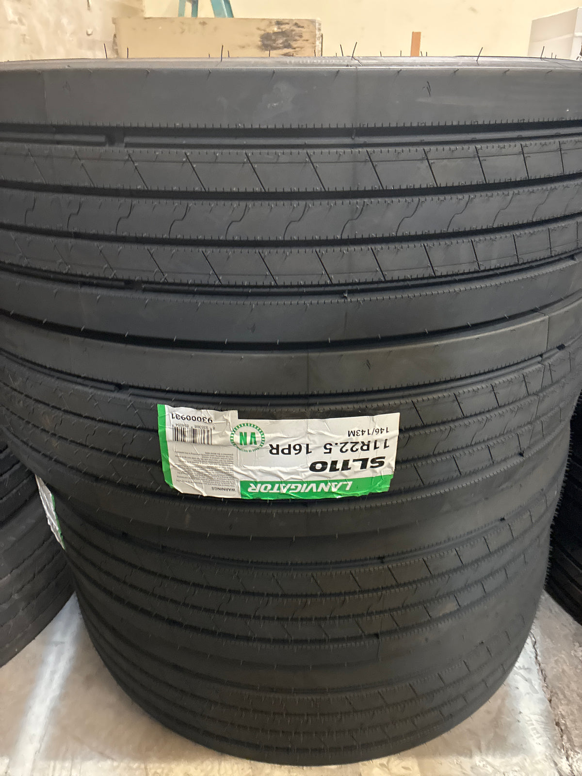 SL110 11R22.5-16 LANVIGATOR