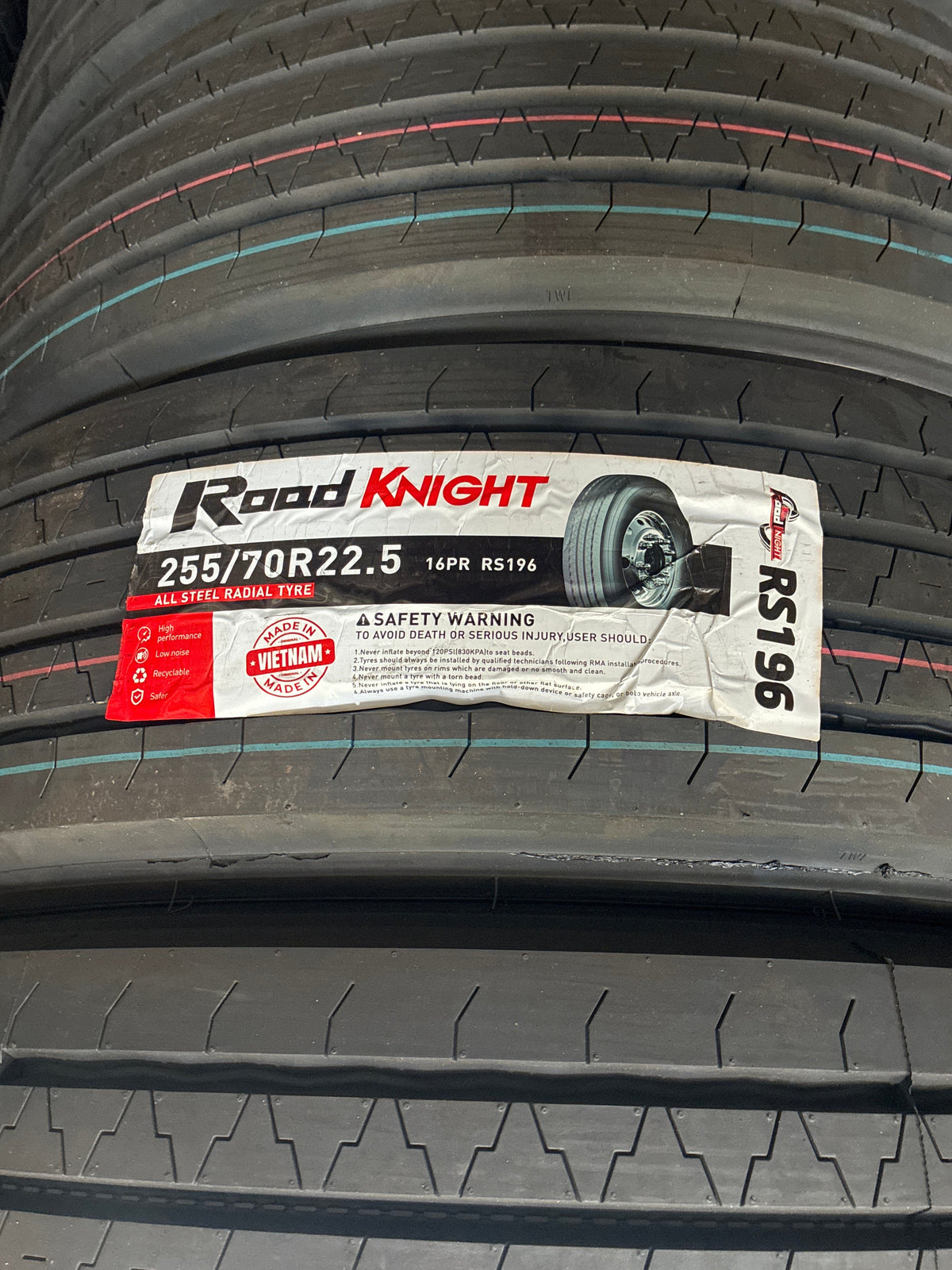 255/70R22.5 -16PR ROADKNIGHT RS196