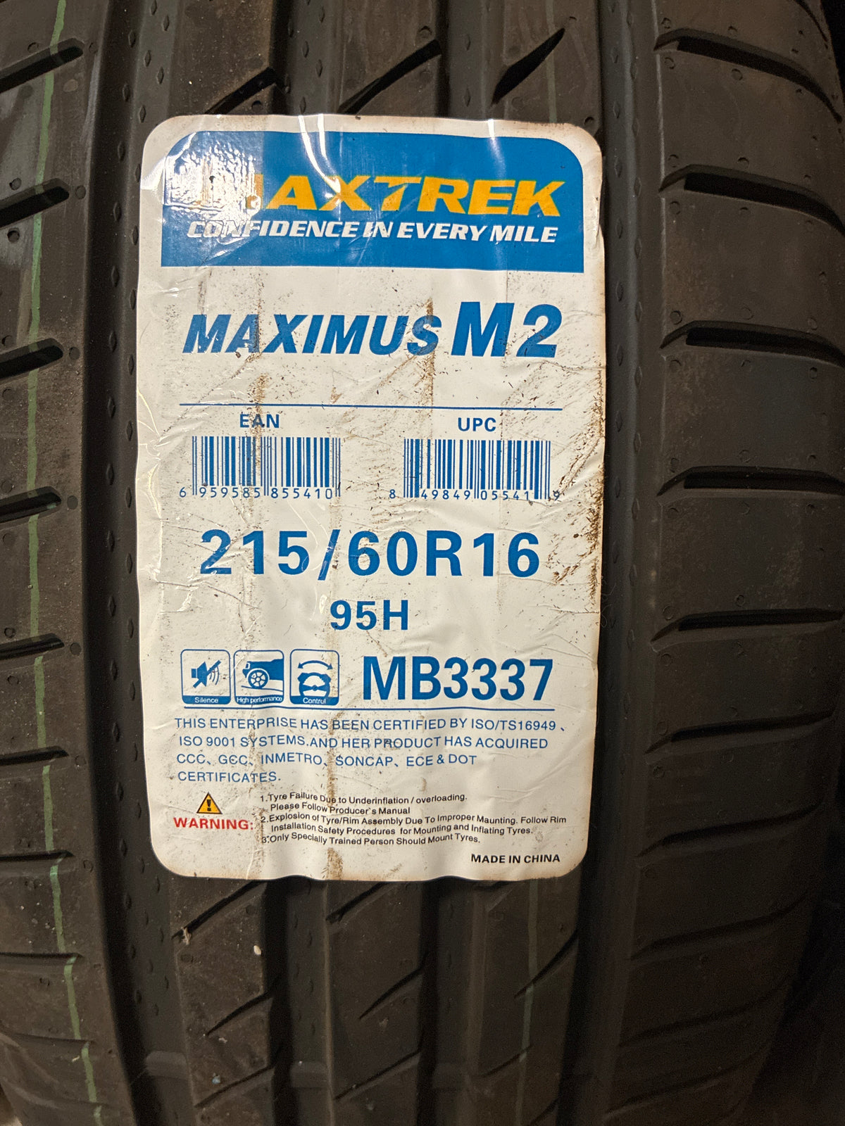 215/60R16 Maxtrek Maximus M2