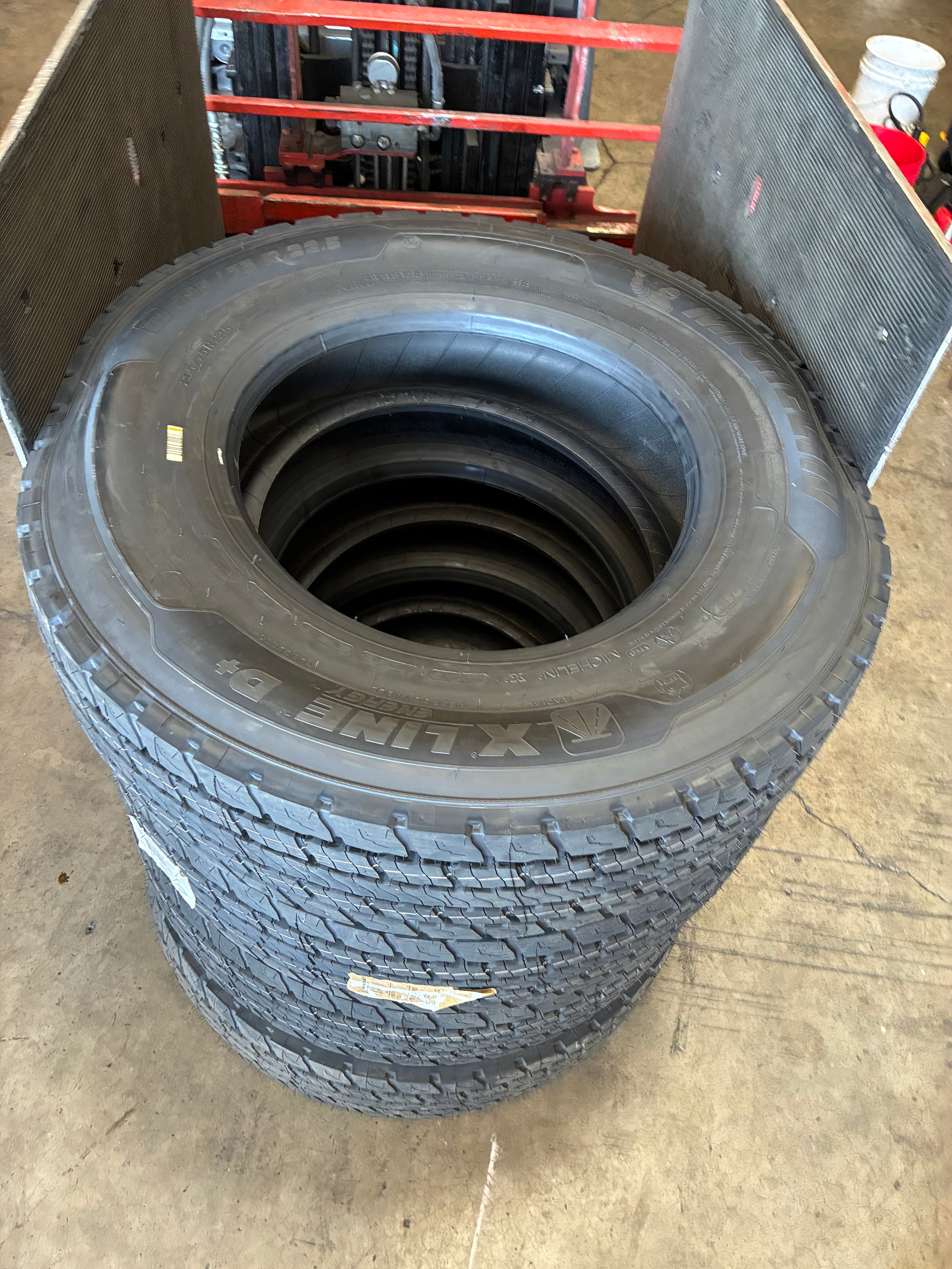 295/75R22.5	MICHELIN XLINE ENERGY D+  drive