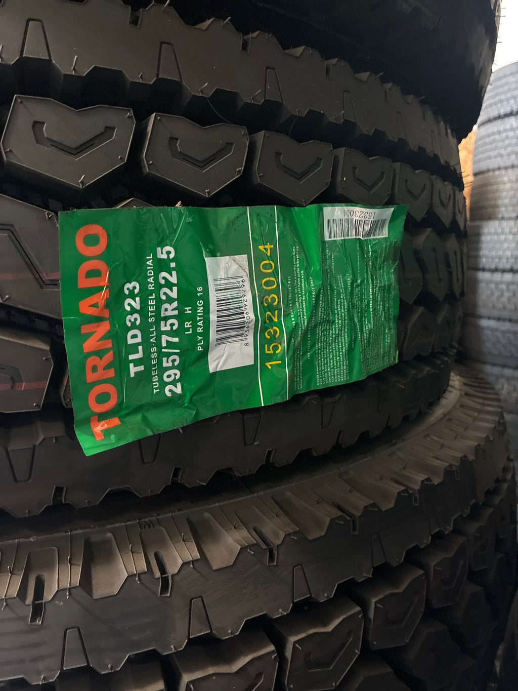 295/75R22.5-16 Closed Shoulder Drive Tornado TLD323