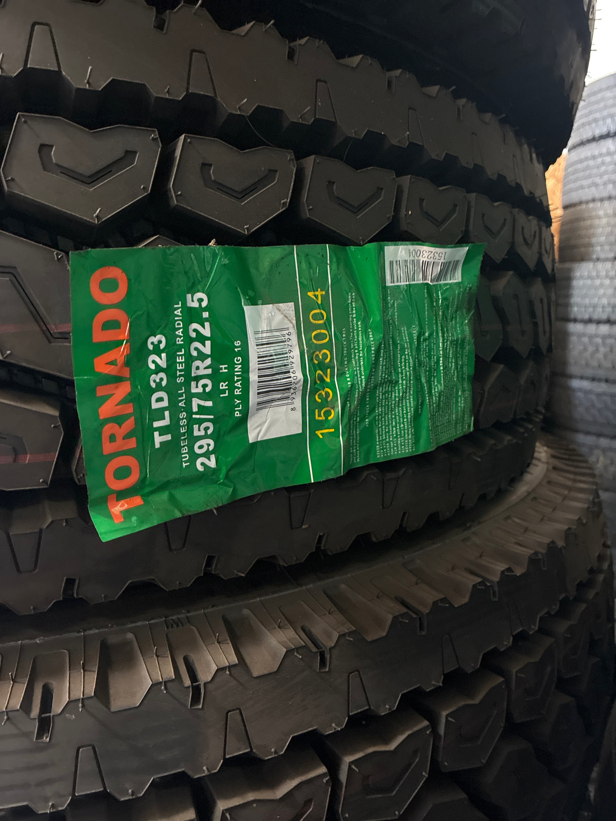 295/75R22.5-16 Closed Shoulder Drive Tornado TLD323