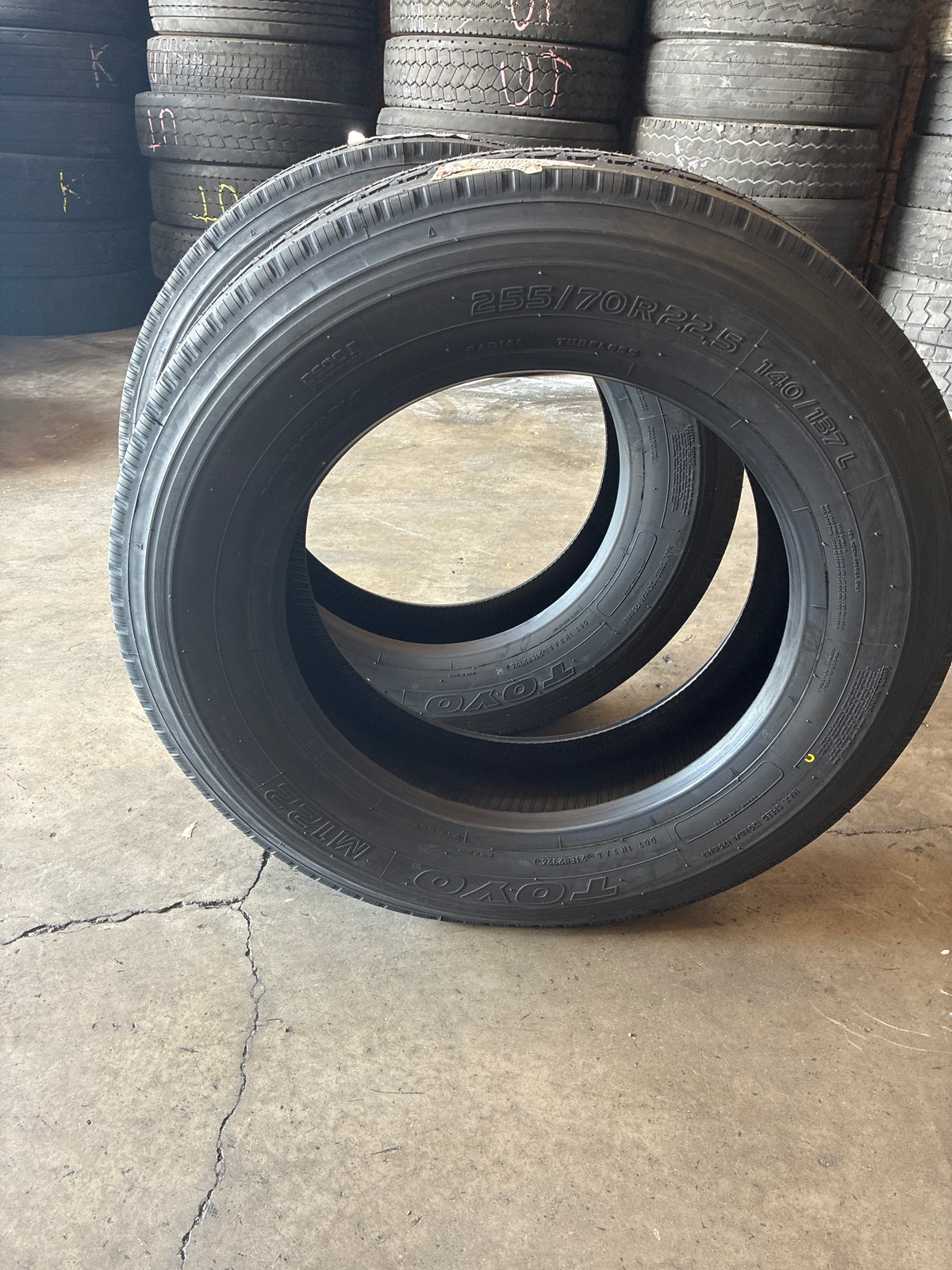 255/70R22.5 140/137L H TOYO