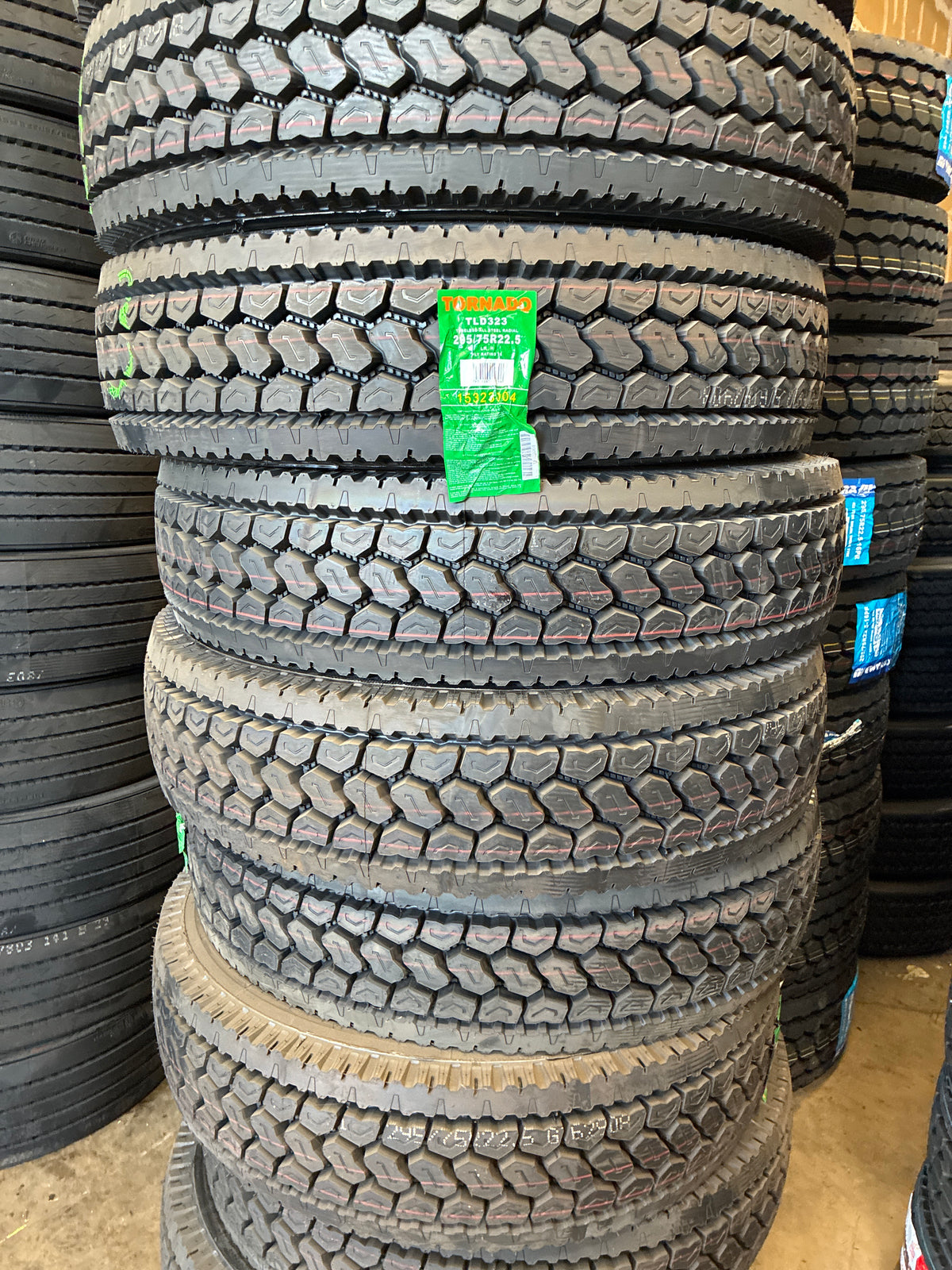 295/75R22.5-16 Closed Shoulder Drive Tornado TLD323
