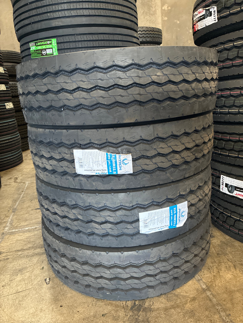 315/80R22.5 PAP02 PHYRON
