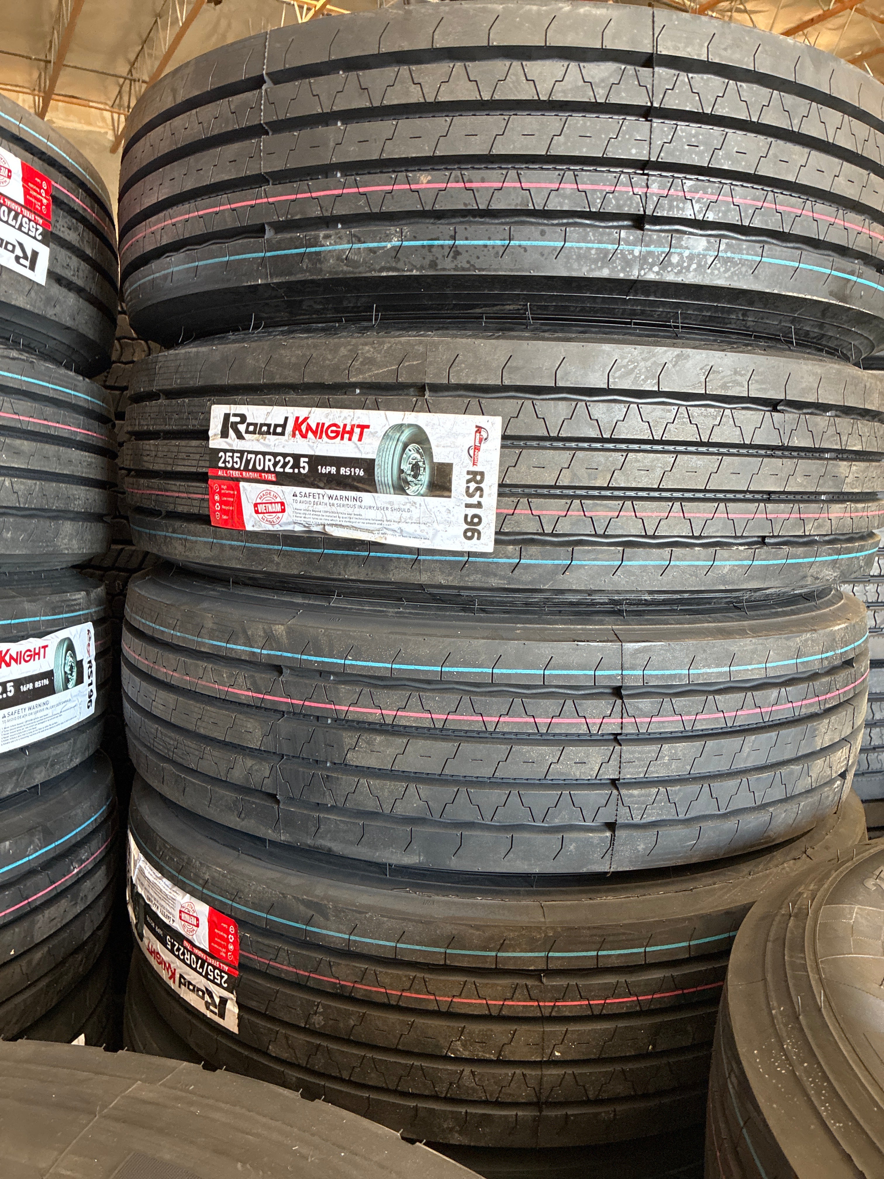 RS196 255/70R22.5-16PR ROADKNIGHT