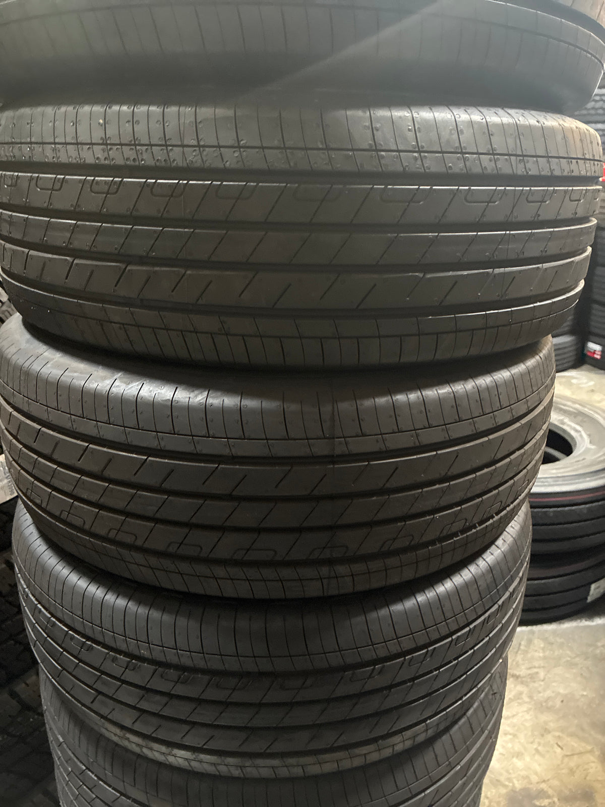 EFFICIENT GRIP 215/60R16 GOODYEAR