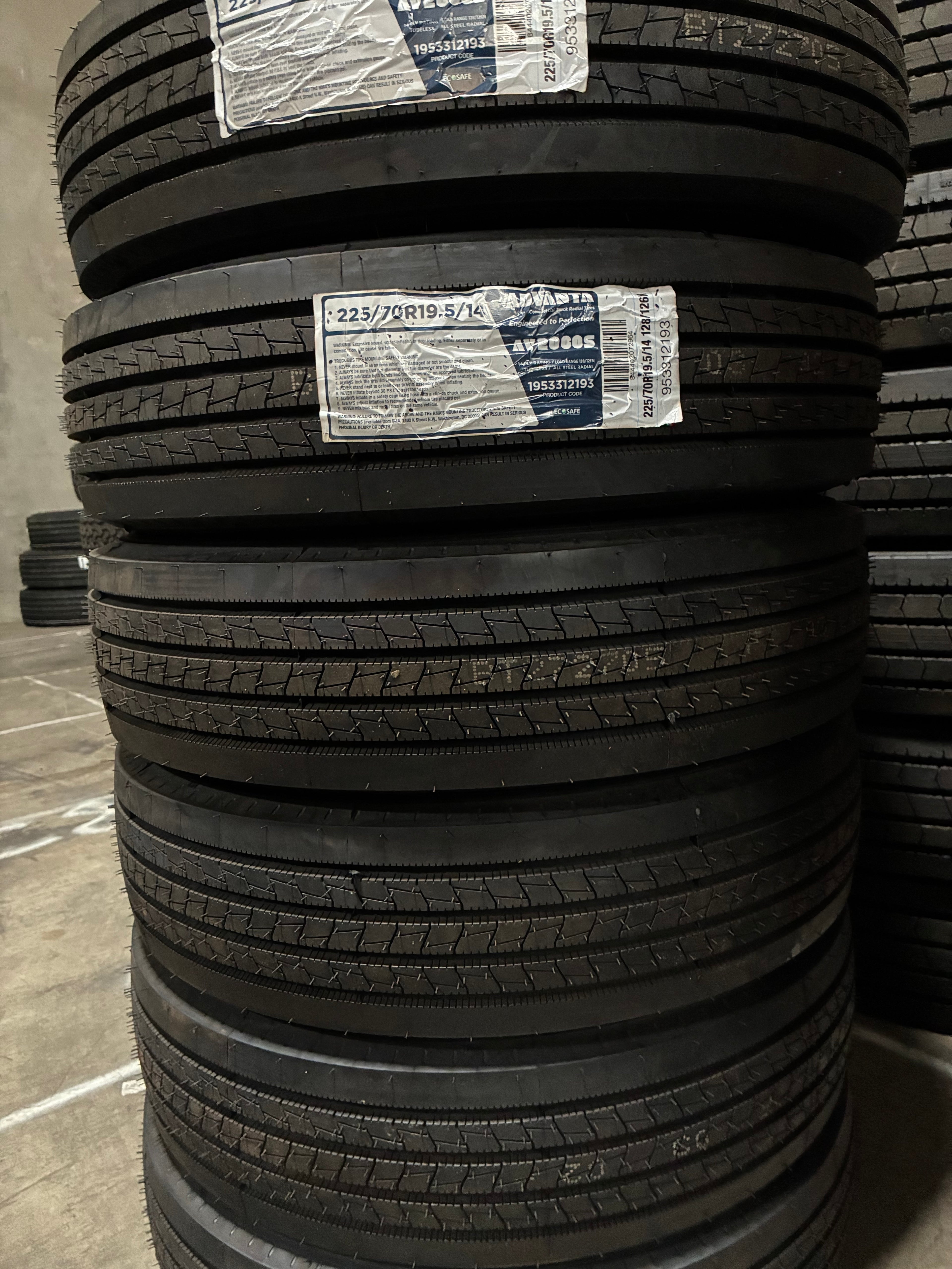 AV2000S 225/70R19.5-14 ADVANTA