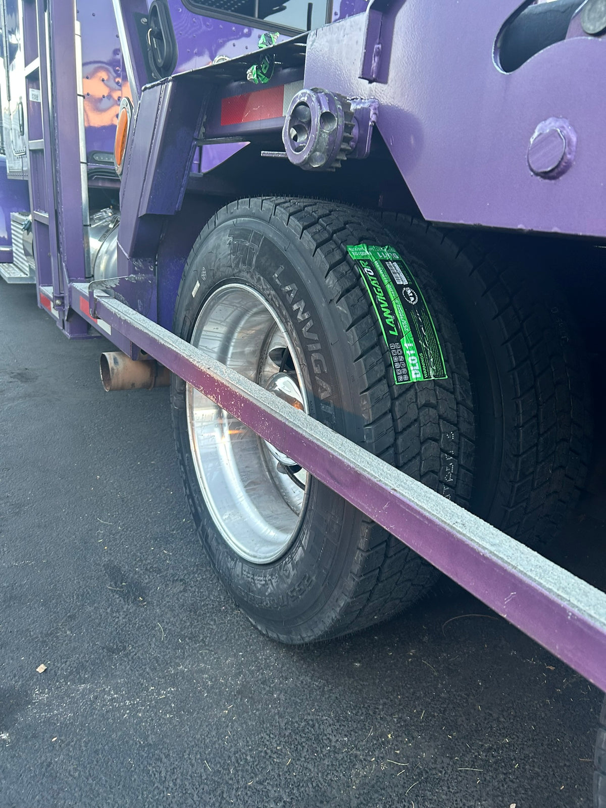255/70R22.5-16PR DL011 LANVIGATOR