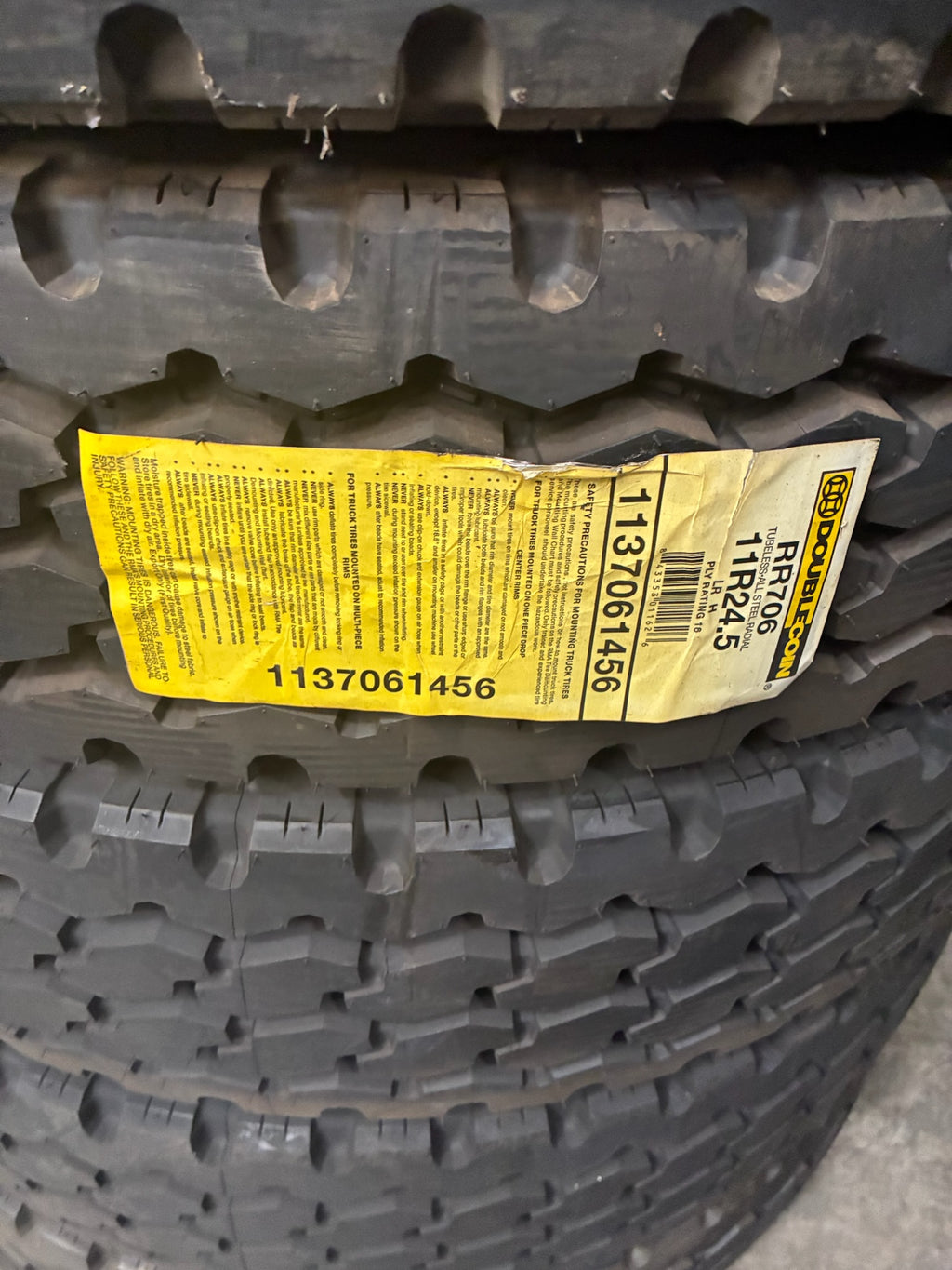 RR706 11r24.5-16 DoubleCoin Mixed Service All Position Tire