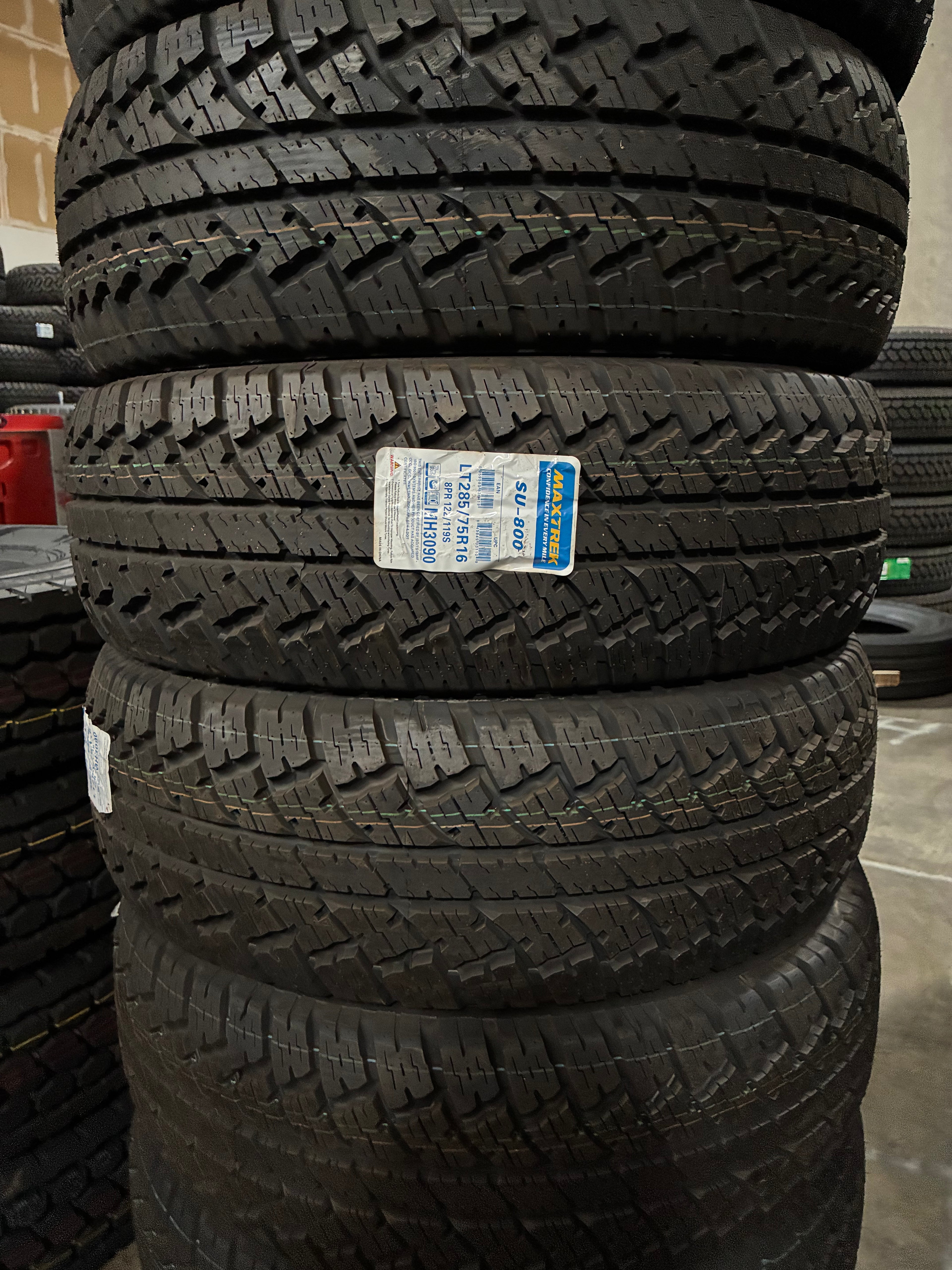 LT285/75R16 122/119S SU-800 8PR MAXTREK