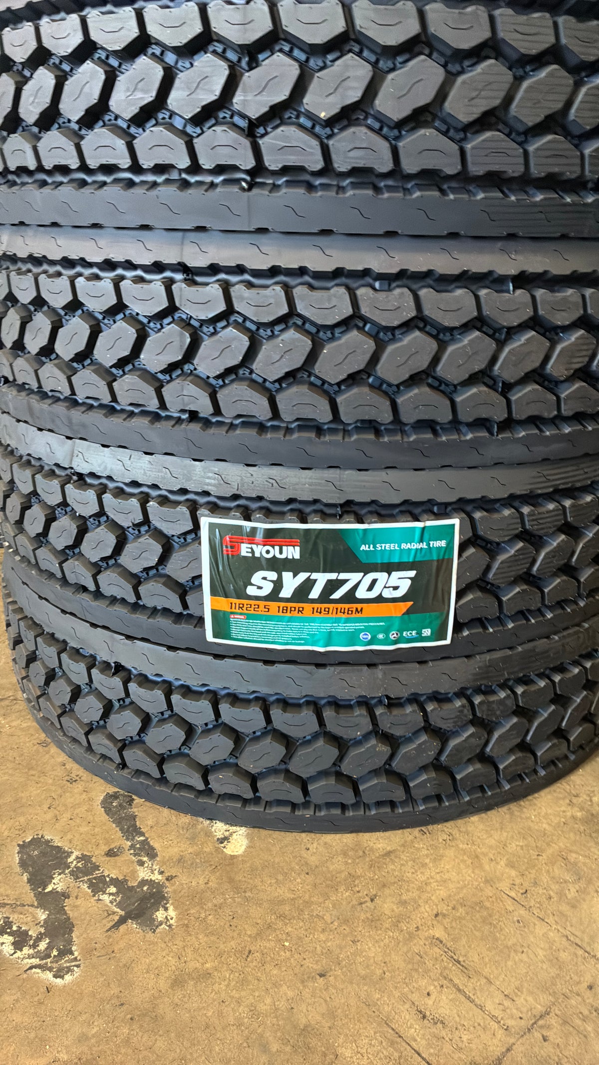 11R22.5 SEYOUN SYT705 18PR Closed Shoulder Drive Tire