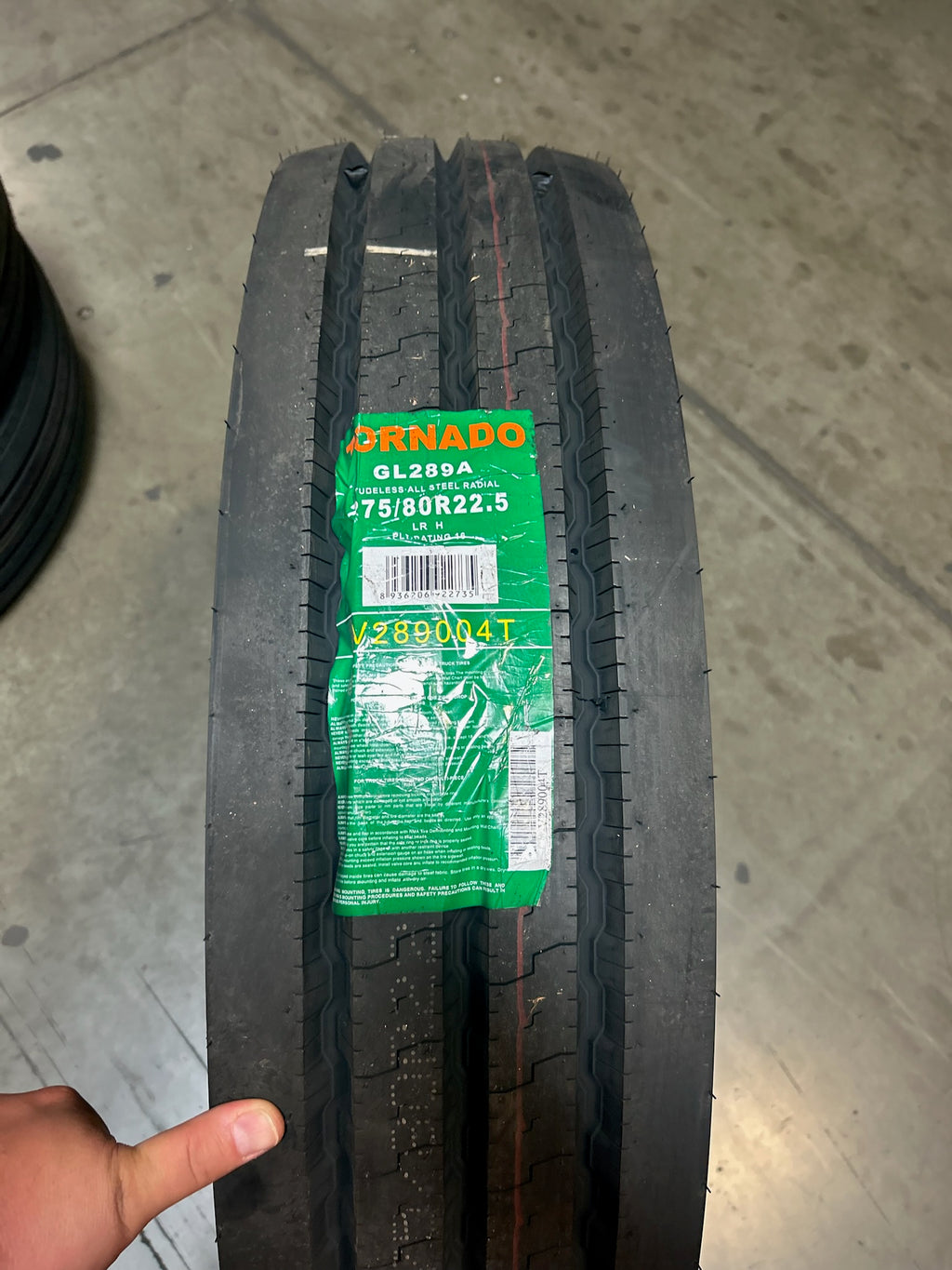 GL289A 275/80r22.5-16 Tornado GL289A All Position Tire Solid Shoulder Straight Rib