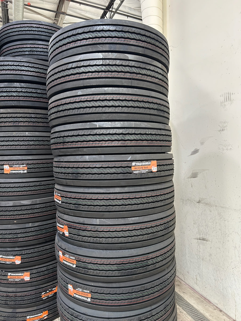 TA1 11r24.5-16 Tracshield Nexus All Position Tire