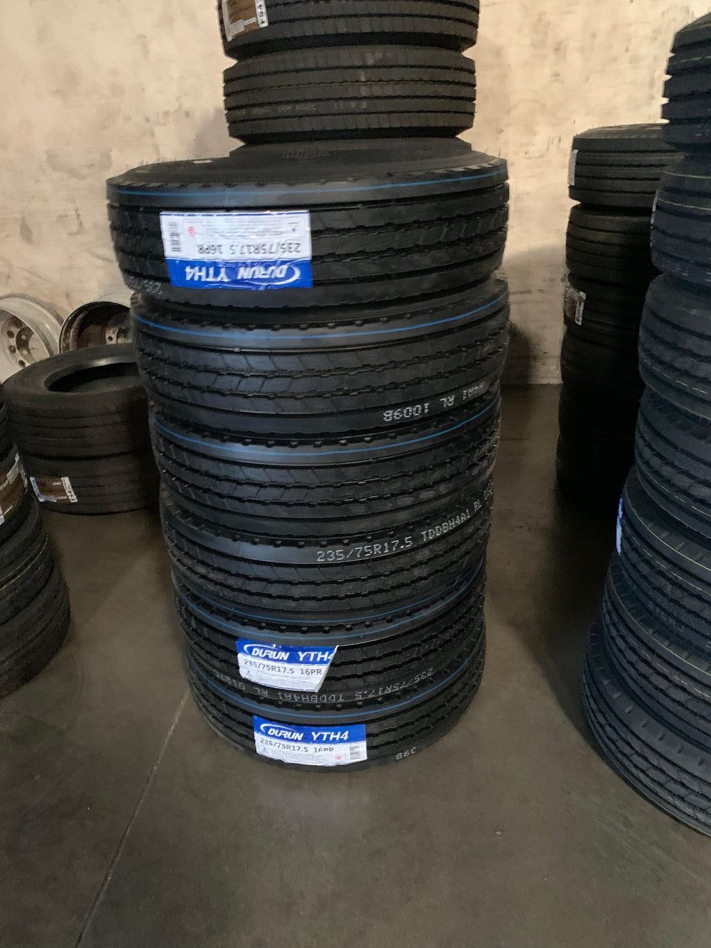 YTH4 235/75r17.5 16ply Durun All Position Straight Rib Tire